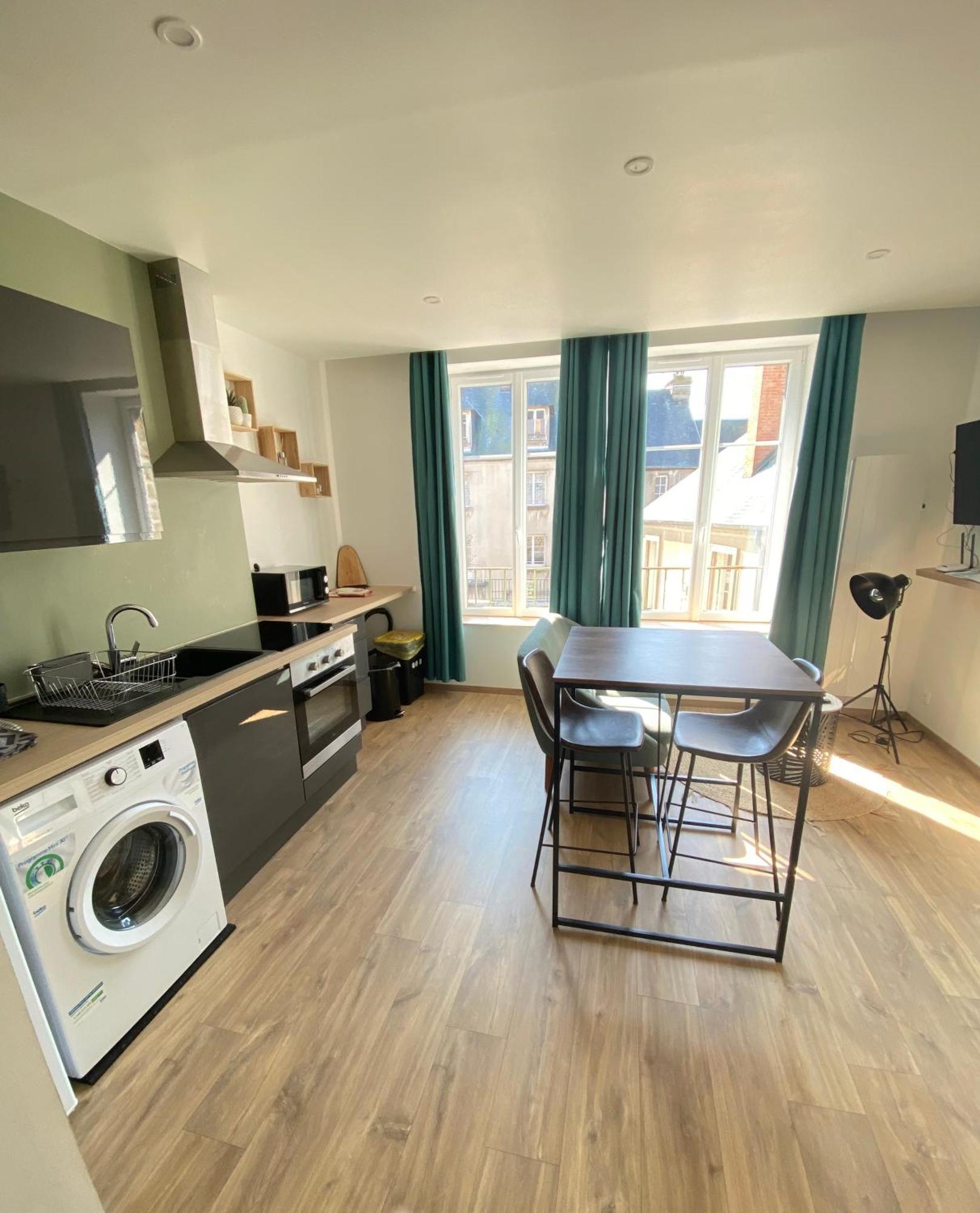 Joli Appartement F2 Plein Centre Κουτάνς Εξωτερικό φωτογραφία