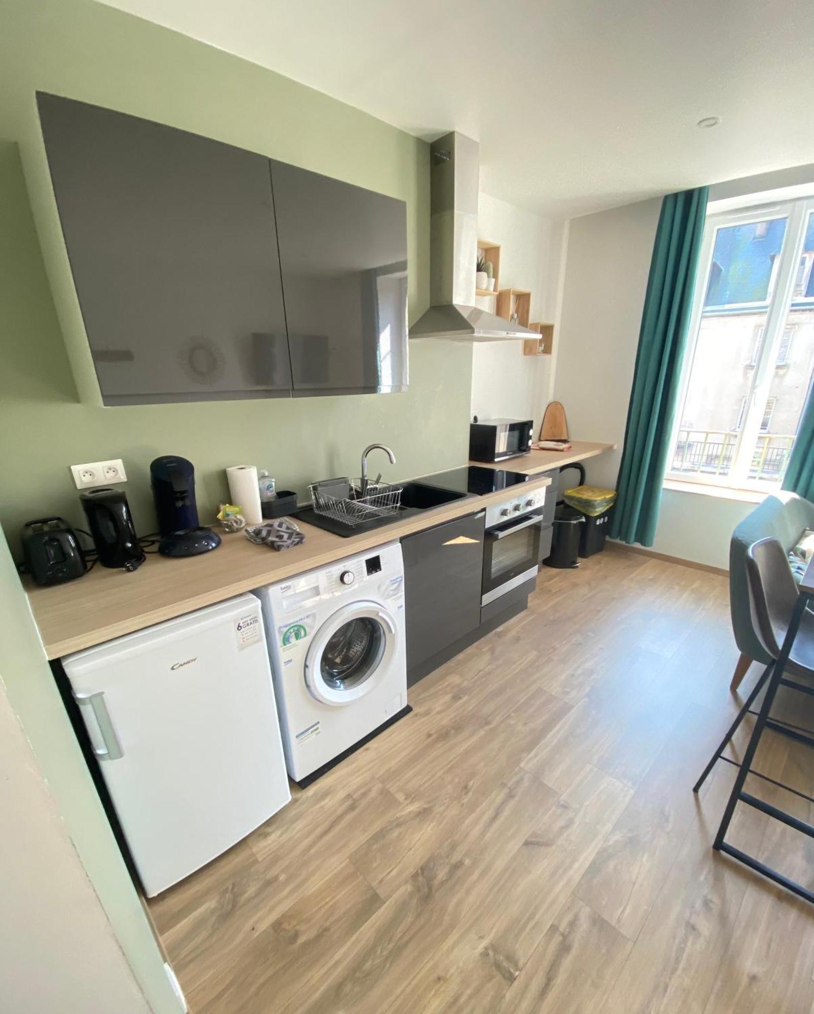 Joli Appartement F2 Plein Centre Κουτάνς Εξωτερικό φωτογραφία