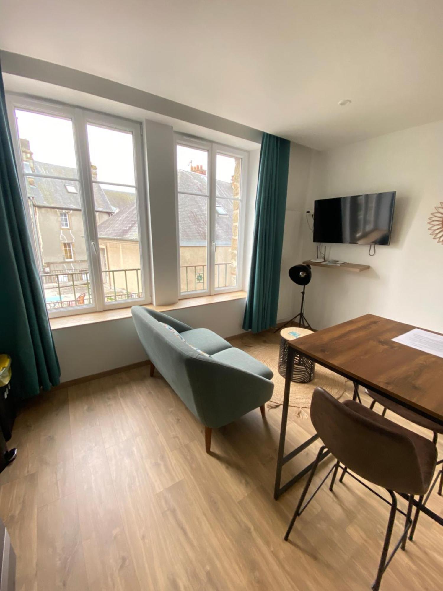 Joli Appartement F2 Plein Centre Κουτάνς Εξωτερικό φωτογραφία